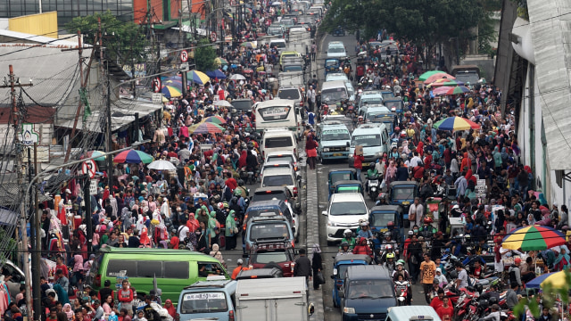 Suasana pasar Tanah Abang, Jakarta, Kamis (11/5) (Foto: Aditia Noviansyah/kumparan)