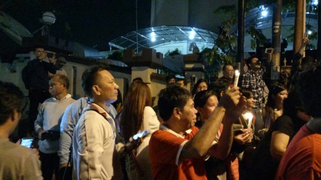 Massa pendukung Ahok kembali ke Mako Brimob (Foto: Aprilandika Pratama/kumparan)