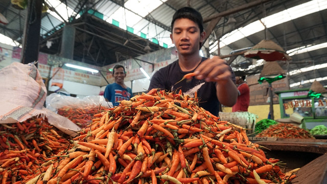 Cabai merah di pasar Foto: Aditia Noviansyah/kumparan