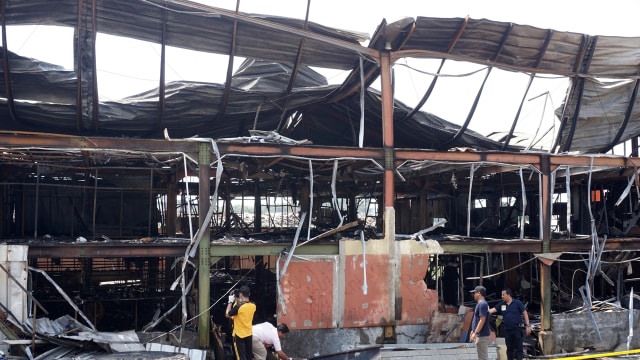 Kebakaran mess pekerja Bandara Soekarno-Hatta (Foto: ANTARA FOTO/Fajrin Raharjo)