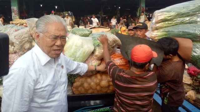 Mendag Sidak Pasar Kramat Jati  (Foto: Edy Sofyan/kumparan)