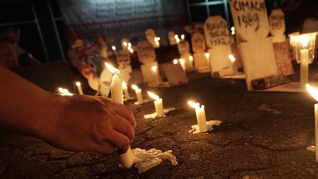 Lilin untuk mengenang 19 tahun reformasi (Foto: Aditia Noviansyah/kumparan)