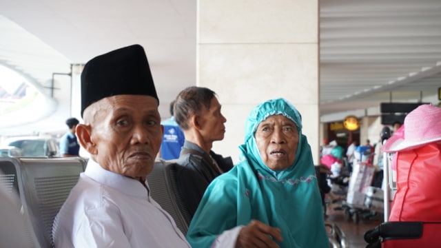 Harapan kakek Khaerudin untuk umroh terwujud (Foto: Aprilandika Pratama/kumparan)