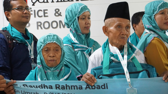 Semangat Kakek Khaerudin berangkat umroh (Foto: Aprilandika Pratama/kumparan)