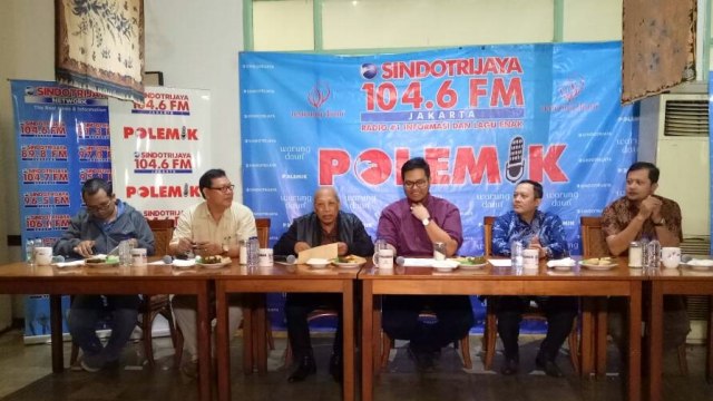 Diskusi Polemik Sindo Trijaya FM di Warung Daun. (Foto: Kevin Kurnianto/kumparan)