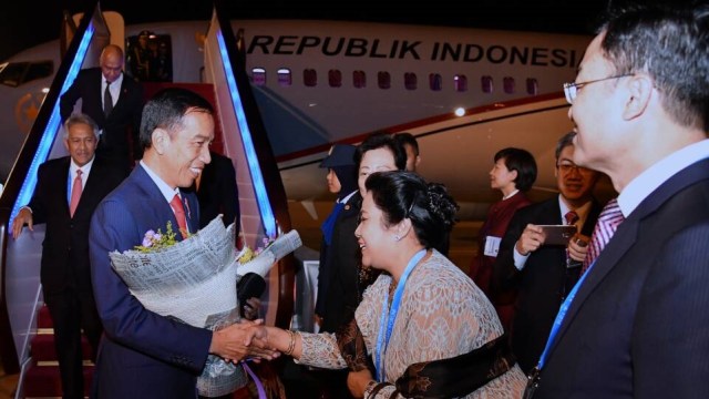 Presiden Jokowi tiba di Beijing, China (Foto: Dok. Biro Pers, Media, dan Informasi Sekretariat Presiden)