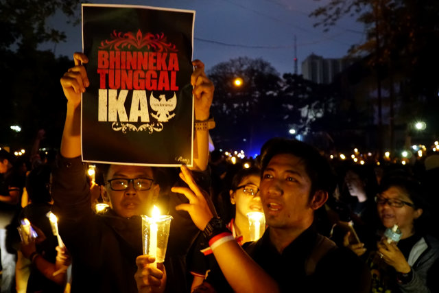 Aksi 1000 lilin di Bandung, (Foto: Agus Bebeng/Antara)