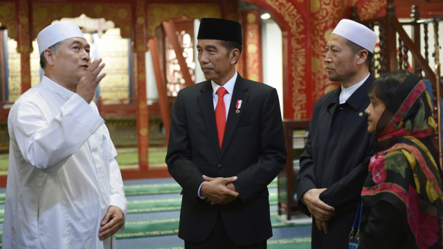 Kunjungan Jokowi ke Masjid Niujie Beijing. (Foto: Dok. Setkab)