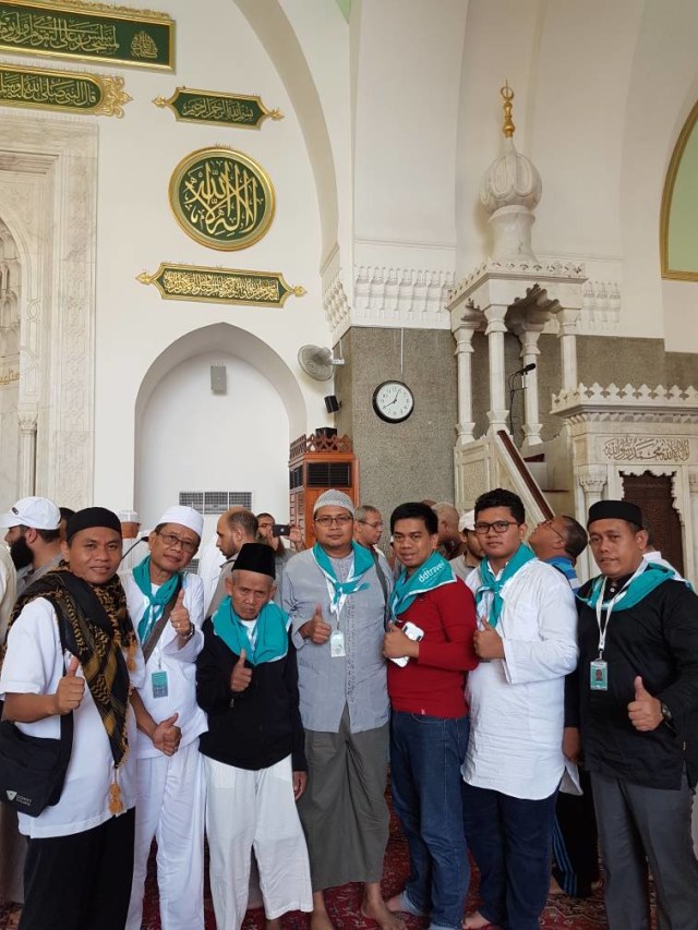 Kakek Khaerudin umrah. (Foto: Dok. Dompet Dhuafa Travel)