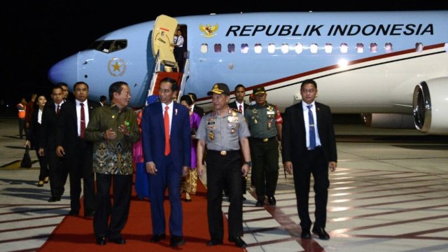 Presiden Jokowi dan Iriana tiba di Palu, Sulteng (Foto: Dok. Biro Pers, Media, dan Informasi Sekretariat Presiden)