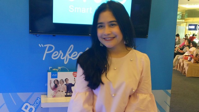 Prilly di acara Vivo Perfect Selfie (Foto: Intan Kemala Sari/kumparan)