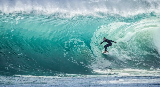 3 Lokasi Surfing Terbaik Di Pulau Jawa Kumparancom