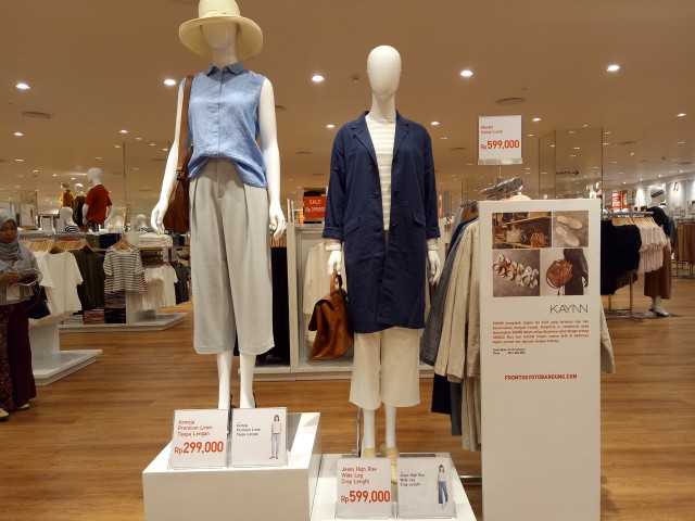 Kolaborasi pengrajin lokal dengan UNIQLO Indonesia (Foto:  Luthfa Nurridha/kumparan)