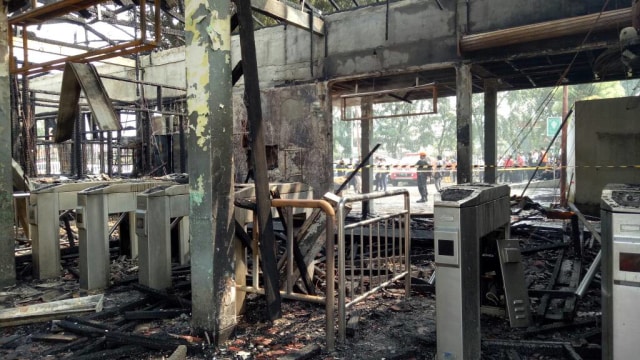 Stasiun Klender usai kebakaran  (Foto: Amanaturrosyidah/kumparan)