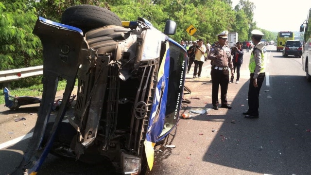 Kecelakaan di KM 91 Tol Cipularang, Jumat (19/5). (Foto: Dokumentasi Jasa Marga)