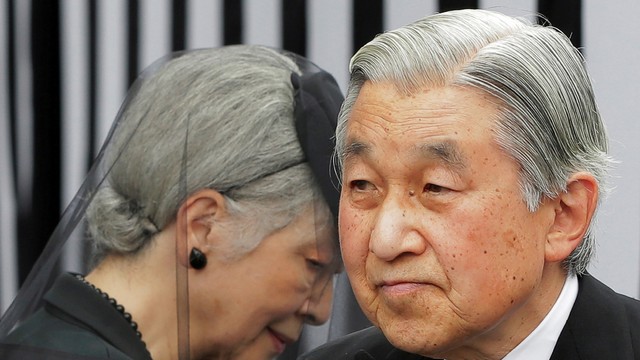 Kaisar Akihito dan Permaisuri Michiko Foto: REUTERS/Itsuo Inouye