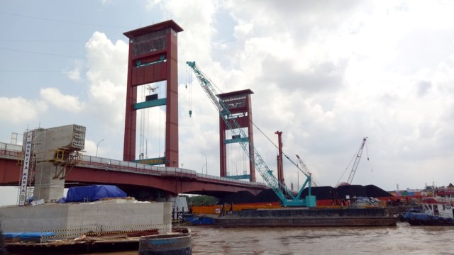 Pembangunan LRT Palembang. (Foto: Ela Nurlaela/kumparan)