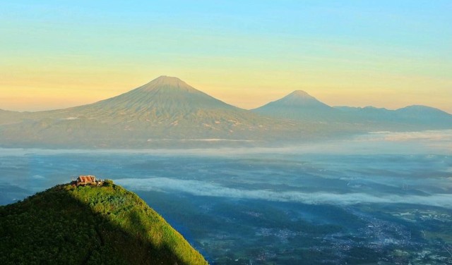 Jangan Takut Naik Gunung! 5 Gunung ini Cukup Ramah Untuk Kamu Taklukan (1)