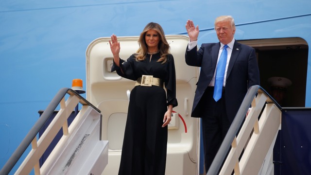 Trump dan Melania (Foto: Reuters/Jonathan Ernst)