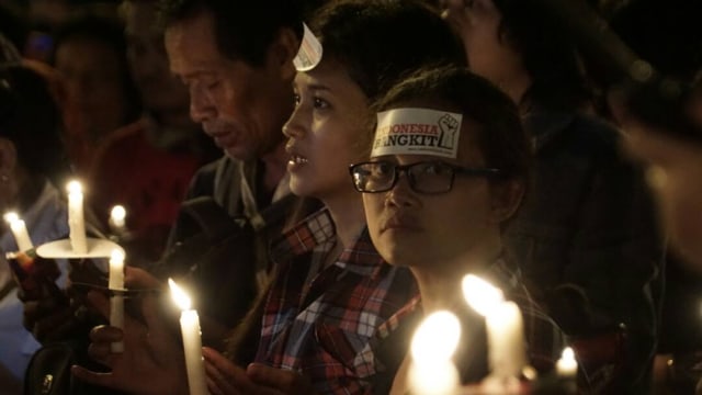 Massa pendukung Ahok d aksi lilin untuk Ahok. (Foto: Aditia Noviansyah/kumparan)