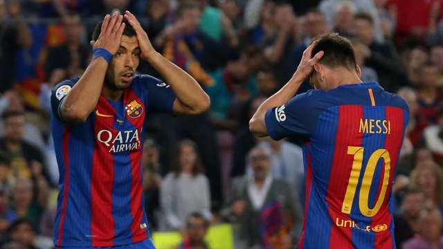 Luis Suarez dan Lionel Messi saat membela Barcelona. Foto: Reuters/Albert Gea