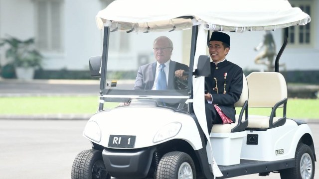 Raja Carl XVI Gustaf dan Presiden Jokowi di Istana (Foto: Cahyo/Biro Pers Setpres)