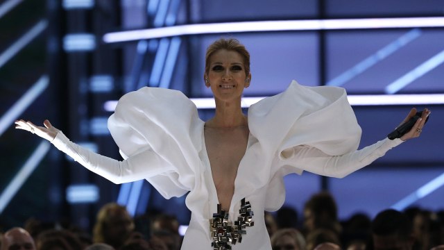 Celine Dion tampil ketika Billboard Music Awards  Foto: REUTERS/Mario Anzuoni