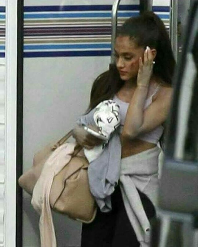 Ariana Grande usai ledakan yang terjadi konsernya (Foto: Instagram @xariangrande)