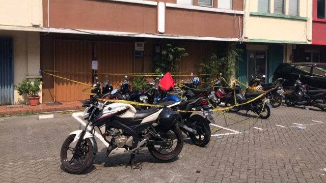 Polisi segera lakukan olah TKP di Kelapa Gading (Foto: Iqra Ardini/kumparan)