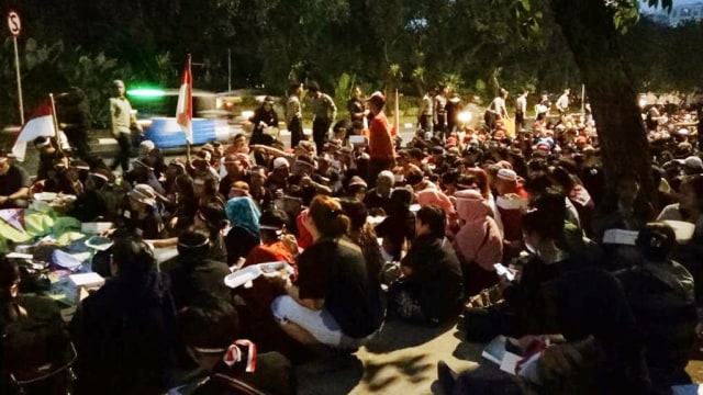 Aksi lilin di Balai Kota. (Foto: Nadia Jovita Injilia Riso/kumparan)