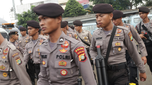 Pengamanan di lokasi ledakan bom Kampung Melayu (Foto: Fanny Kusumawardhani/kumparan)