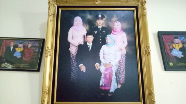 Foto Bripda Ridho di rumah keluarga. (Foto: Marcia Audita/kumparan)