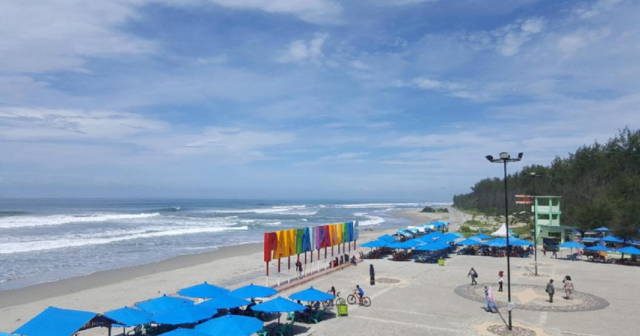 Pantai Panjang Untuk Perjalanan Panjang Kamu Di Bengkulu