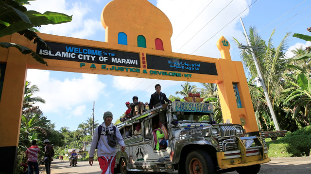 Warga Marawi, Filipina (Foto: REUTERS/Romeo Ranoco)