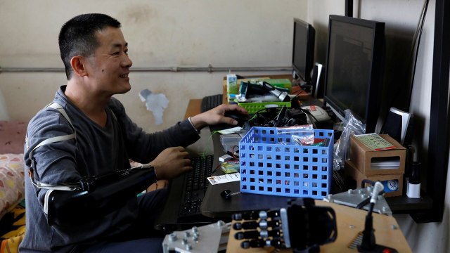 Tangan palsu di Taiwan (Foto: REUTERS/Tyrone Siu)