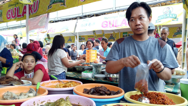 Berburu Takjil di Bendungan Hilir