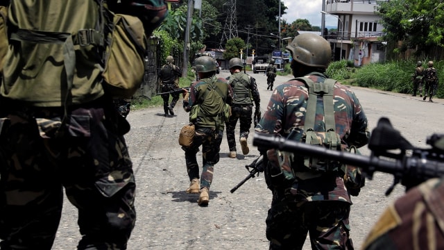 Para tentara Filipina berjaga di Marawi (Foto:  REUTERS/Erik De Castro)