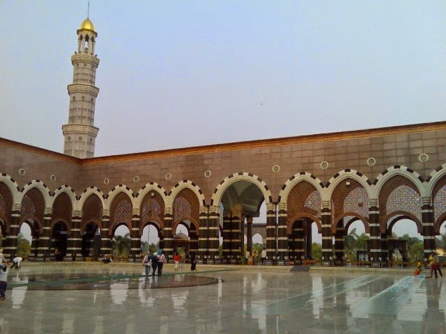 Mengunjungi Masjid Kubah Emas di Depok Bikin Suasana Ramadhan Makin Terasa (3)