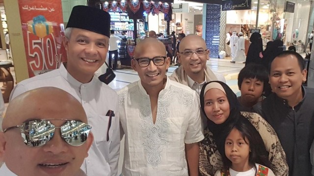 Sandiaga Uno mencukur rambutnya sebelum Umroh. (Foto: Instagram: @sandiuno)