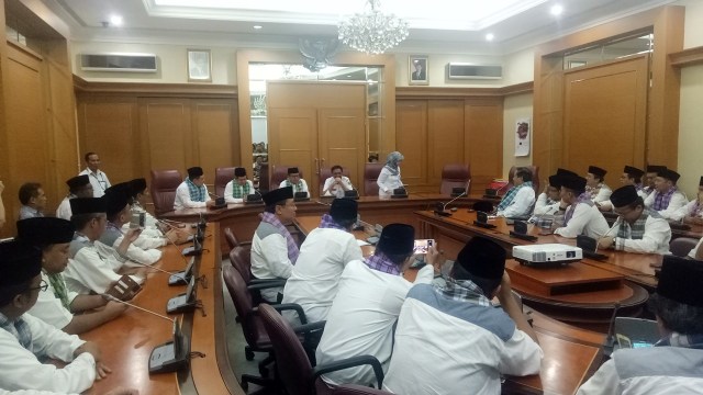 Djarot Bersama Keuskupan Agung dan Romo Jateng (Foto: Thinkstock)