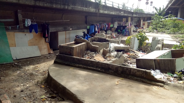 Rumah Bedeng di Kolong Flyover di Kalijodo (Foto: Wandha Hidayat/kumparan)