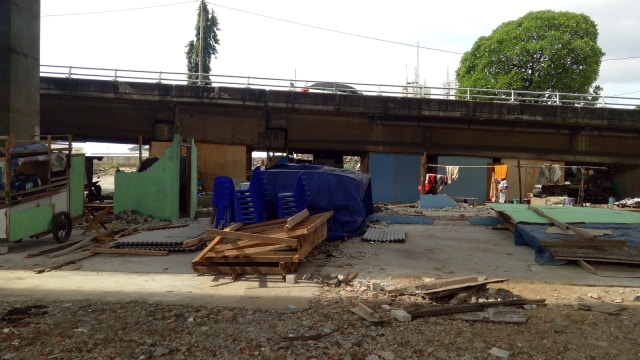 Rumah Bedeng di Kolong Flyover di Kalijodo (Foto: Wandha Hidayat/kumparan)