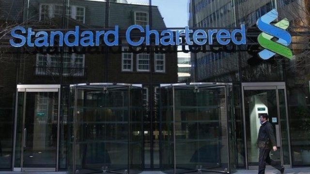 Gedung Standard Chartered Foto: Reuters/Eddie Keogh