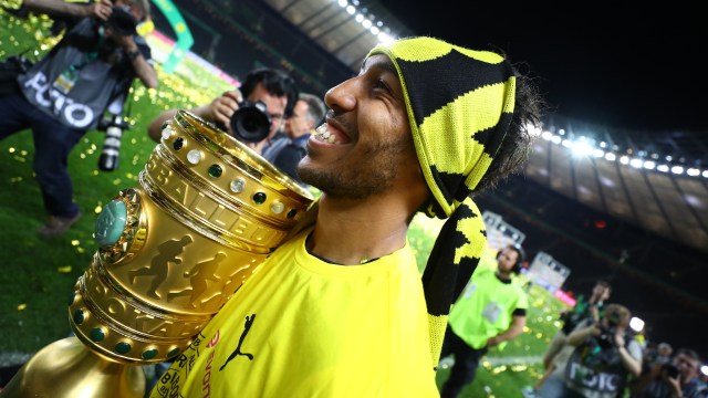 Aubameyang raih gelar bersama Dortmund. (Foto: Reuters/Kai Pfaffenbach)