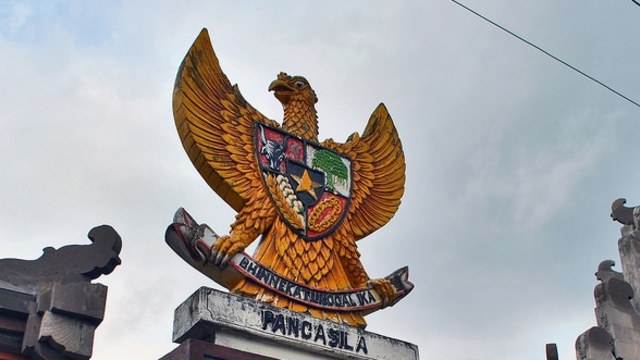 Patung tugu Pancasila (Foto: Flickr)