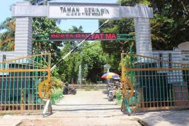 Taman Beringin Tempat Favorit Ngabuburit Di Medan