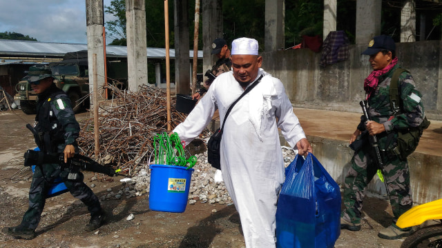 Evakuasi WNI di Marawi (Foto: ANTARA FOTO/Al Jazeera/Adi Guno)