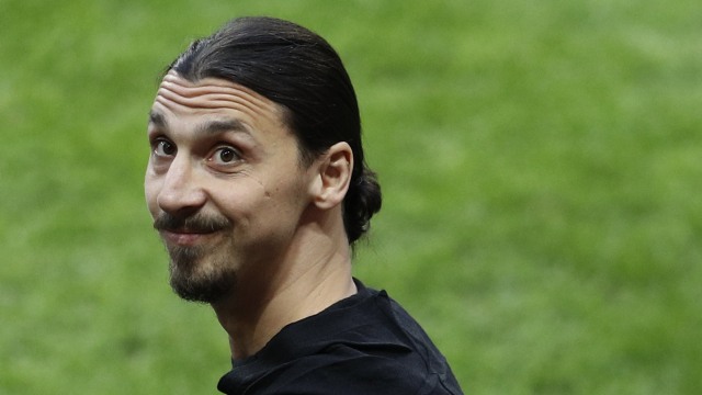Ibrahimovic saat memperkuat Timnas Swedia. (Foto: Phil Noble/Reuters)
