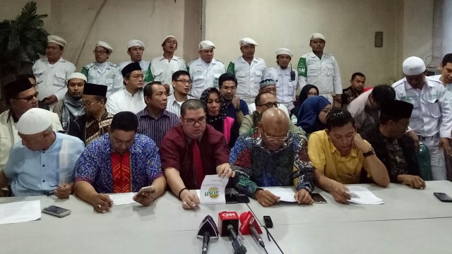 Tim Kuasa Hukum Rizieq dan Firza  (Foto: Jihad Akbar/kumparan)