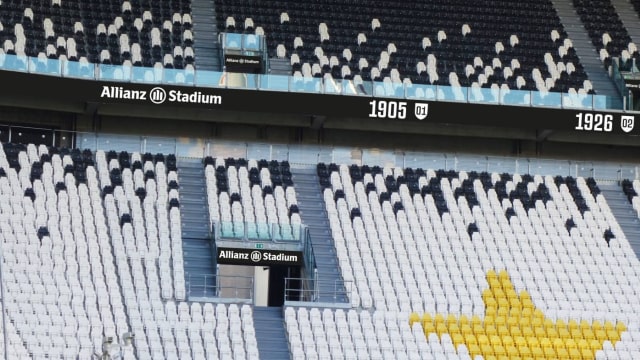 Tulisan "Allianz Stadium" di tribun. (Foto: Juventus FC)